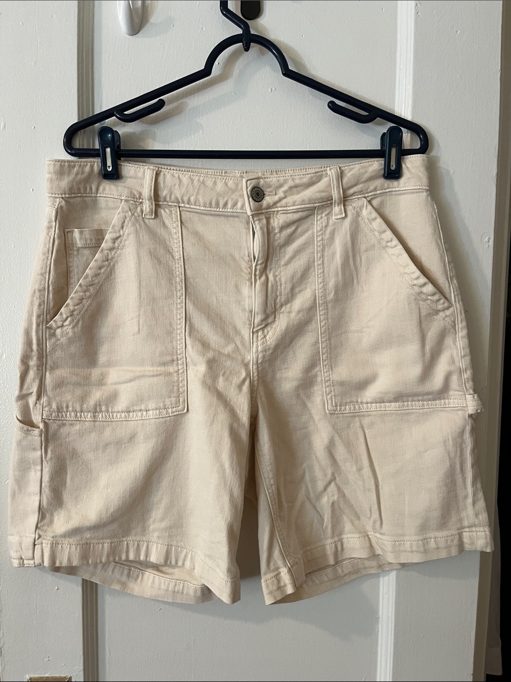 AE Carpenter Short